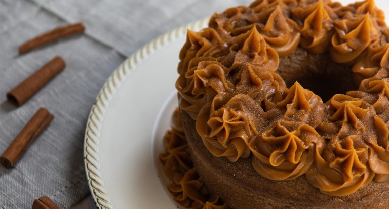 Fique por dentro de 3 receitas de bolo diferentes para vender