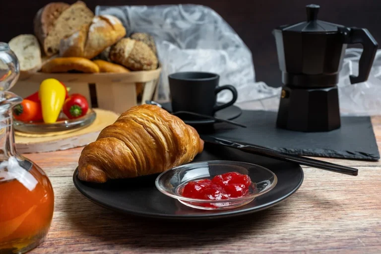 O que servir em um café da tarde: opções simples para receber amigos e família